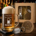 ZESTAW PREZENTOWY KUFEL GRAWEROWANY PODSTAWKA OTWIERACZ (6).png