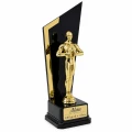 GRAP-067-OSCAR-CHL   PREZENT NAGRODA Statuetka na Dzień Chłopaka DLA KOLEGI DZIEWCZYNY imieniem (13).png