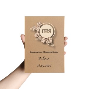 SCRAPKI DREWNIANE  IHS GRAWER KOMUNIA  OZDOBA ZAPROSZENIA KOMUNIJNEGO 10SZT