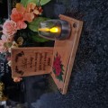 SOLARNY ZNICZ LED STATUETKA NA CMENTARZ GRÓB DUŻA DĄB RÓŻA