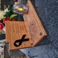 SOLARNY ZNICZ LED STATUETKA NA CMENTARZ GRÓB DUŻA DĄB RÓŻA