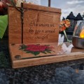 SOLARNY ZNICZ LED STATUETKA NA CMENTARZ GRÓB DUŻA DĄB RÓŻA