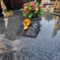 DEKORACJA na grób GRAWEROWANY ZNICZ podstawka na cmentarz RÓŻA DLA MAMY