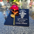 DEKORACJA na grób GRAWEROWANY ZNICZ podstawka na cmentarz RÓŻA DLA BABCI