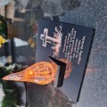 ZNICZ statuetka podstawka na cmentarz grób PŁOMIEŃ LED wieczny lampion
