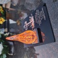 ZNICZ statuetka podstawka na cmentarz grób PŁOMIEŃ LED wieczny lampion