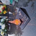 ZNICZ statuetka podstawka na cmentarz grób PŁOMIEŃ LED wieczny lampion