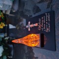 ZNICZ statuetka podstawka na cmentarz grób PŁOMIEŃ LED wieczny lampion