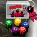 KOŚCI DO GRY GONGGI Ciężkie Z FILMU SQUID GAME hacele PUDEŁKO Z BRELOKIEM       UV-141-KOSTKI-BRELOK