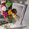 DEKORACJA na grób GRAWEROWANY ZNICZ podstawka na cmentarz RÓŻA DLA MĘŻA