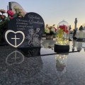 DEKORACJA na grób GRAWEROWANY ZNICZ podstawka na cmentarz RÓŻA DLA DZIADKÓW