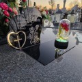 DEKORACJA na grób GRAWEROWANY ZNICZ podstawka na cmentarz RÓŻA DLA BABCI