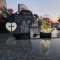 DEKORACJA na grób GRAWEROWANY ZNICZ podstawka na cmentarz RÓŻA DLA RODZICÓW