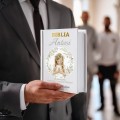 BIBLIA W PUDEŁKU Pamiątka Pierwszej Komunii Świętej PREZENT NA KOMUNIĘ