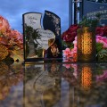 WIECZNY ZNICZ SOLARNY Statuetka dla ŻONY  na Grób Wszystkich Świętych LED
