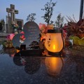 WIECZNY ZNICZ SOLARNY Statuetka lampion  na Grób Wszystkich Świętych LED