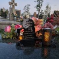 WIECZNY ZNICZ SOLARNY Statuetka dla RODZICÓW na Grób Wszystkich Świętych LED