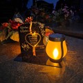 WIECZNY ZNICZ SOLARNY Statuetka dla RODZICÓW na Grób Wszystkich Świętych LED