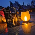 WIECZNY ZNICZ SOLARNY Statuetka dla MĘŻA na Grób Wszystkich Świętych LED