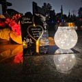WIECZNY ZNICZ SOLARNY Statuetka dla DZIADKÓW na Grób Wszystkich Świętych LED