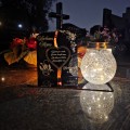 WIECZNY ZNICZ SOLARNY Statuetka dla MAMYI na Grób Wszystkich Świętych LED