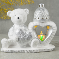 ZNICZ GIPSOWA FIGURKA NAGROBNA Srebrny Miś Serce Lampka LED GIPS Latarenka