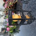 ZNICZ SOLARNY LED LAMPION NA GRÓB STATUETKA NA CMENTARZ Z KRZYŻEM
