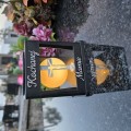 ZNICZ SOLARNY LED LAMPION NA GRÓB STATUETKA NA CMENTARZ Z KRZYŻEM