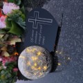 Znicz solarny LED z kulą  STATUETKA NA GRÓB wieczny lampion szkło akryl