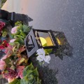 ZNICZ SOLARNY LED LAMPION NA GRÓB STATUETKA NA CMENTARZ Z KRZYŻEM