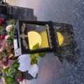 ZNICZ SOLARNY LED LAMPION NA GRÓB STATUETKA NA CMENTARZ Z KRZYŻEM