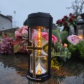ZNICZ SOLARNY LED LAMPION NA GRÓB STATUETKA NA CMENTARZ Z KRZYŻEM