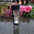 ZNICZ SOLARNY LED LAMPION NA GRÓB STATUETKA NA CMENTARZ Z KRZYŻEM