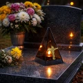 ZNICZ LED efekt płomienia LAMPION na GRÓB cmentarz SZKLANY  ZŁOTY  KRZYŻ