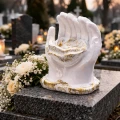 FIGÓRKA DŁONIE znicz stroik NA GRÓB dekoracja nagrobna  grób ŚWIECZNIK