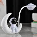 Lampka nocna Astronauta LED dla dzieci do pokoju na biurko USB