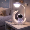 Lampka nocna Astronauta LED dla dzieci do pokoju na biurko USB