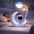 Lampka nocna Astronauta LED dla dzieci do pokoju na biurko USB